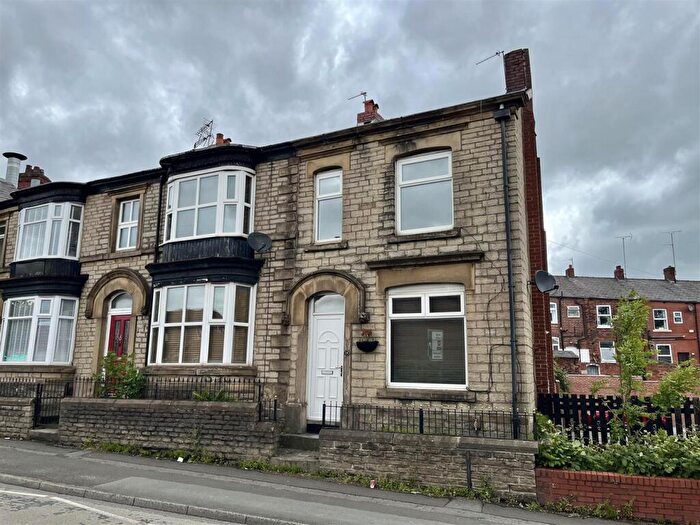 2 Bedroom End Of Terrace House For Sale In Stamford Square, Ashton-Under-Lyne, OL6