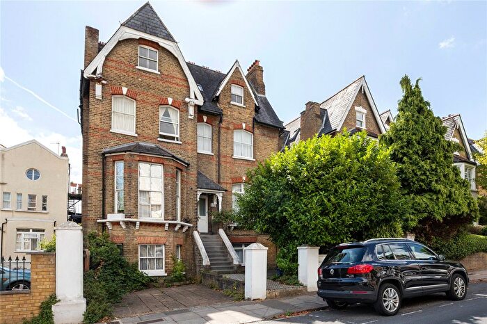 2 Bedroom Flat To Rent In Kings Road, Richmond, TW10