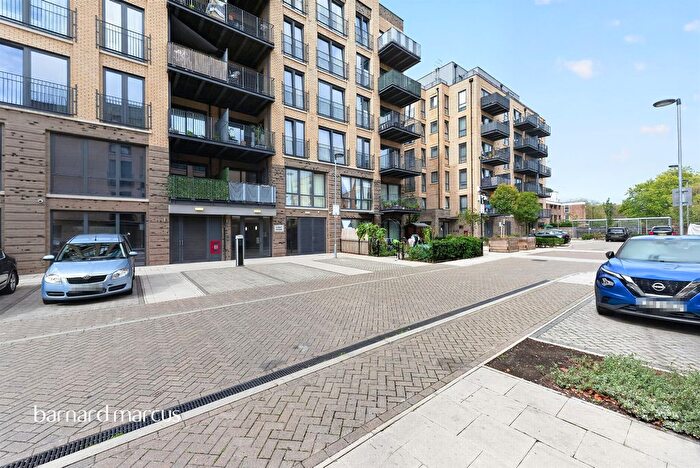 2 Bedroom Flat For Sale In Fern Grove, ., Feltham, TW14