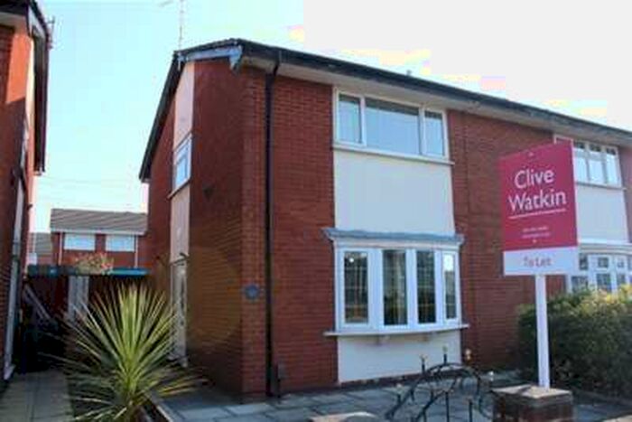 3 Bedroom Semi-Detached House To Rent In Hawthorne Road, Bootle, L20