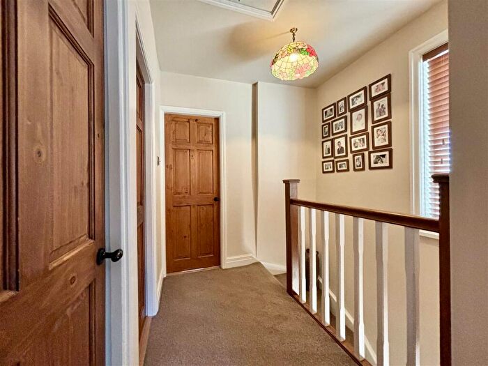 3 Bedroom Semi-Detached House For Sale In Windsor Grove, Thornton, Bradford, BD13