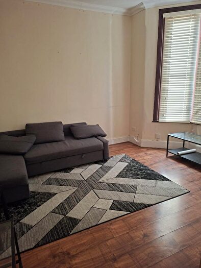 5 Bedroom Semi Detached House To Rent In Gladstone Avenue, London, E12