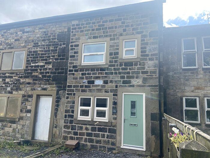 2 Bedroom Terraced House To Rent In Wade Cottage Smithybridge, OL15