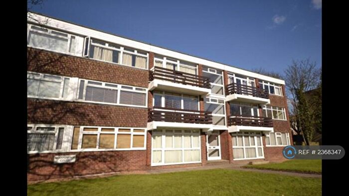 2 Bedroom Flat To Rent In Bourne Way, Bromley, BR2