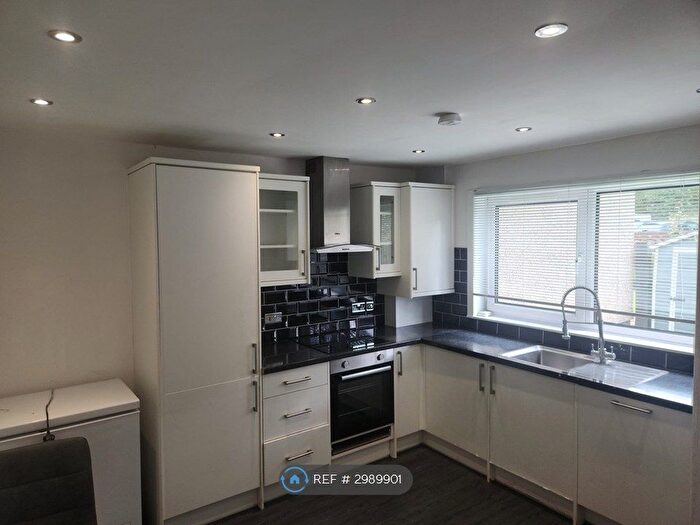 3 Bedroom Terraced House To Rent In Argyll Place, Aberdeen, AB12