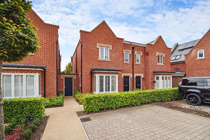3 Bedroom House For Sale In Danbury Palace Drive, Danbury, CM3