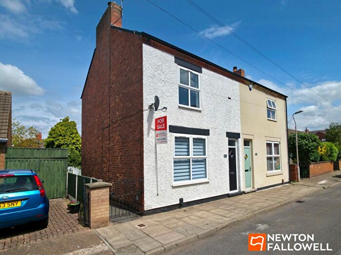 2 Bedroom Semi-Detached House For Sale In Crown Street, Mansfield, NG18