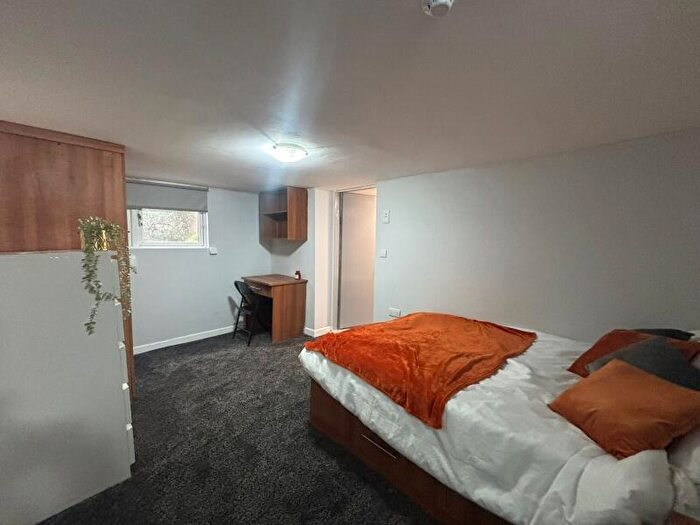 1 Bedroom Flat To Rent In Hartley Avenue, Woodhouse, Leeds, LS6