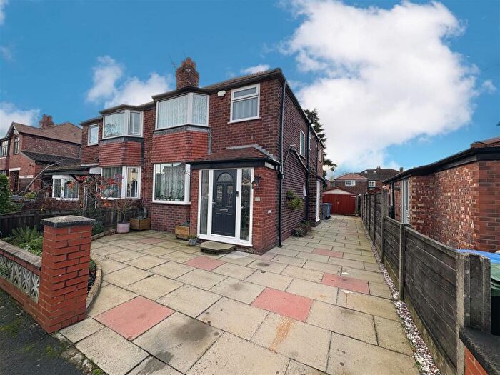 3 Bedroom Semi Detached House For Sale In Craddock Road, Sale, M33