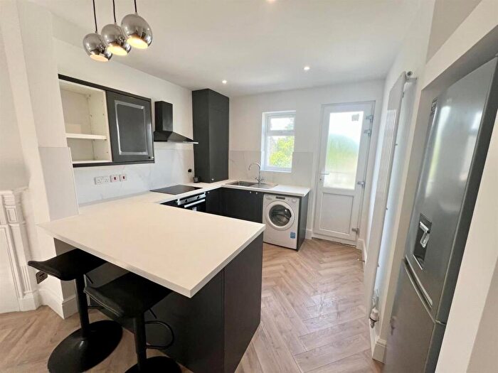 3 Bedroom Flat To Rent In London Road, Croydon, CR0