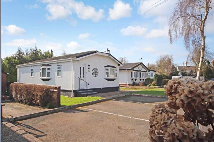 2 Bedroom Park Home For Sale In Beech Park, Chesham Road, Wigginton, HP23