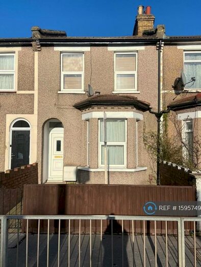 3 Bedroom Terraced House To Rent In Mitcham Road, Croydon, CR0