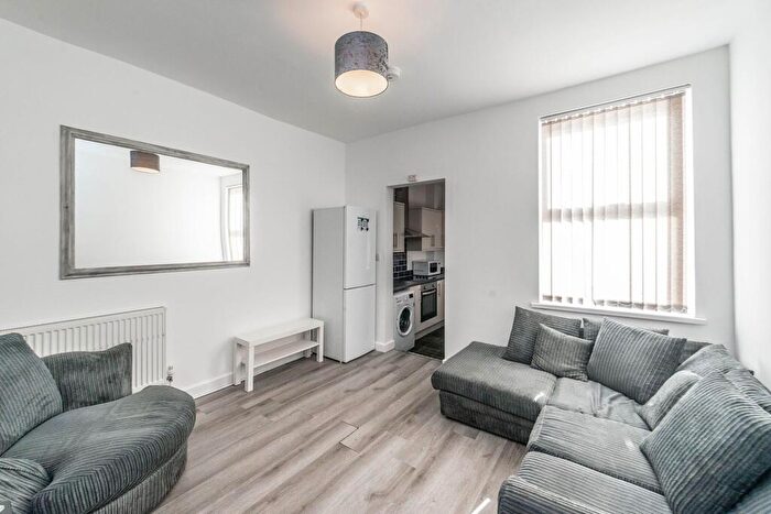 3 Bedroom Terraced House For Sale In Abbeydale Road, Abbeydale, S7