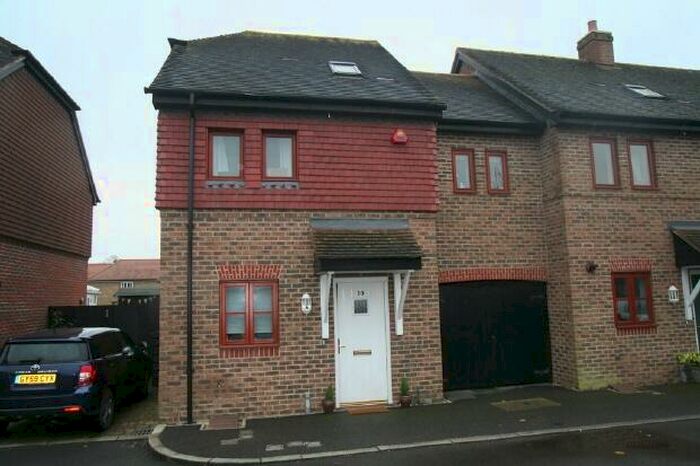 3 Bedroom House To Rent In Holders Close, Billingshurst, RH14