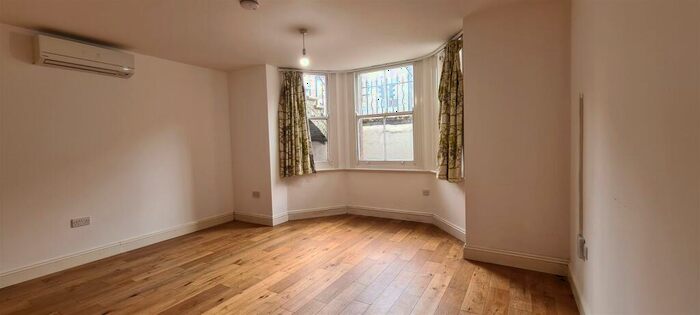 Flat To Rent In Flat, Newmarket Road, Cambridge, CB5