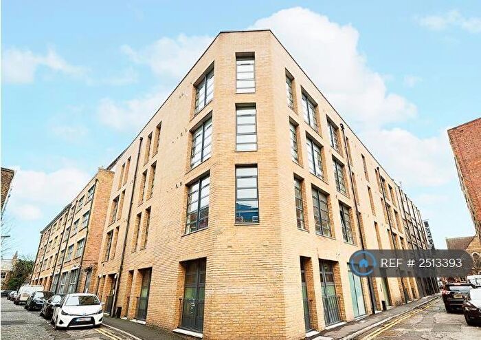 2 Bedroom Flat To Rent In Roman Apartments, London, E8