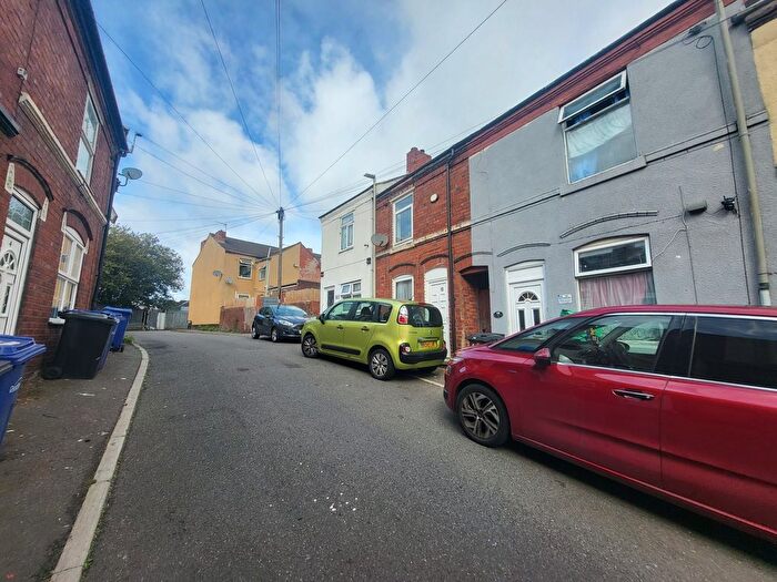 2 Bedroom Terraced House To Rent In Lloyd Street, Dudley, DY2