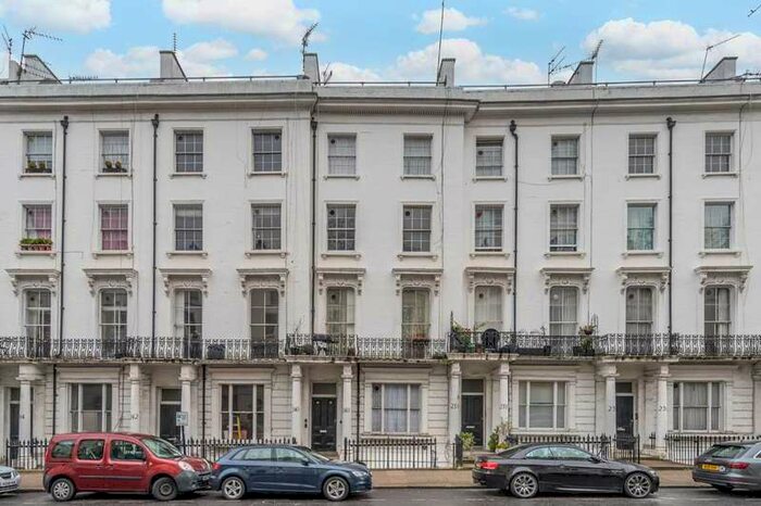 Flat To Rent In Gloucester Terrace, Queensway, W2