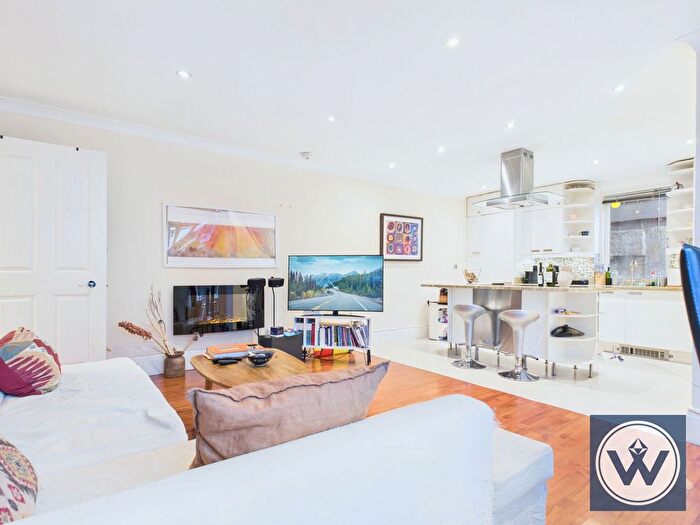 2 Bedroom Flat For Sale In Moscow Road, London, W2