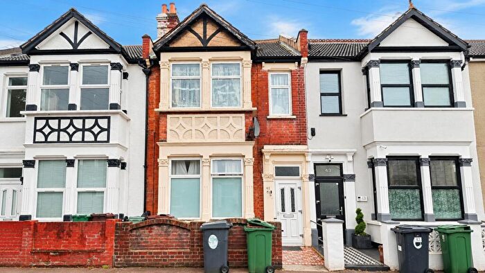 3 Bedroom Terraced House For Sale In West End Avenue, Leyton, Waltham Forest, E10
