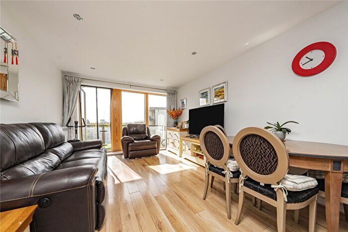 2 Bedroom Flat For Sale In Reed House, London, SW19