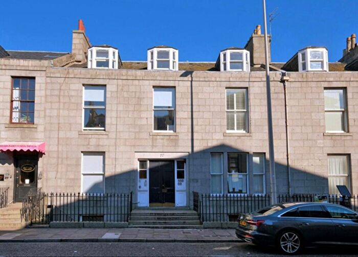 2 Bedroom Flat To Rent In Crown Street, Aberdeen, AB11