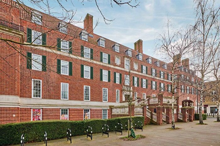 2 Bedroom Flat To Rent In Clapham Common South Side, Clapham, SW4