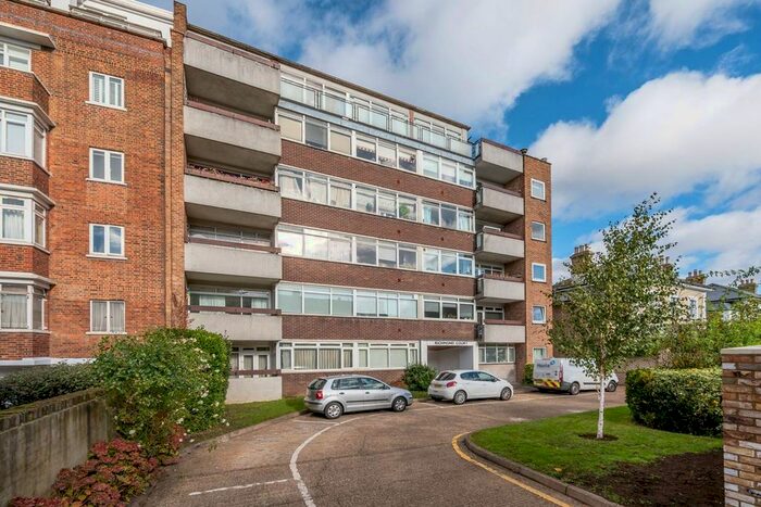 Garage / Parking To Rent In Upper Richmond Road, Putney, London, SW15