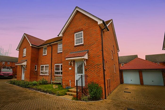 4 Bedroom Semi-Detached House For Sale In Russett Lane, Faversham, ME13