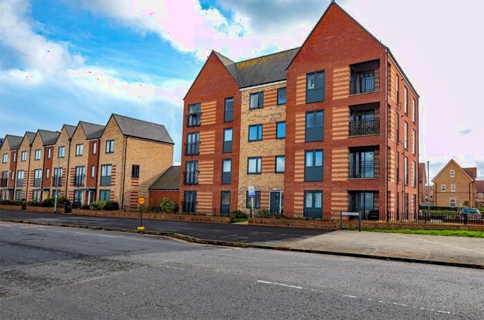 2 Bedroom Flat For Sale In Pathfinder Way, Northstowe, CB24