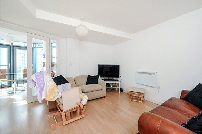2 Bedroom Flat To Rent In Berberis House, Feltham, TW13