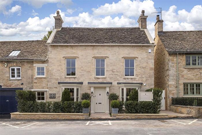 4 Bedroom Semi Detached House For Sale In Priory Lane, Burford, Oxfordshire, OX18