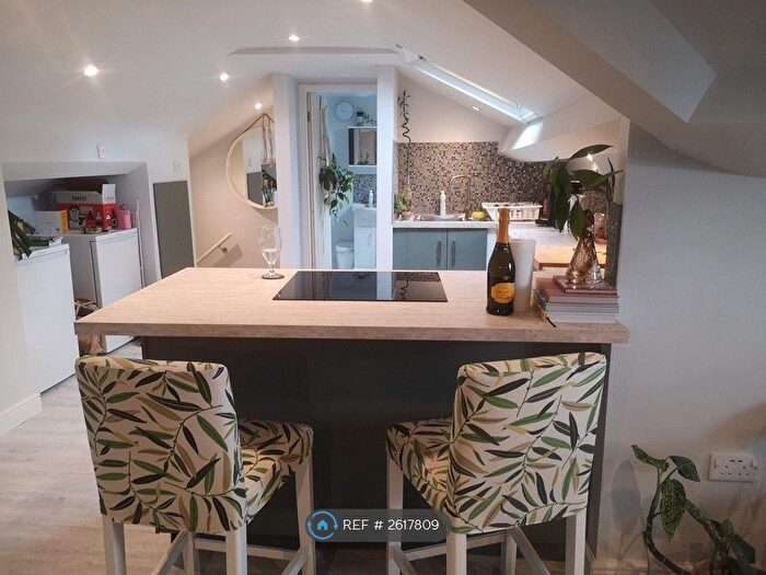 2 Bedroom Flat To Rent In Grove Park, Liverpool, L8