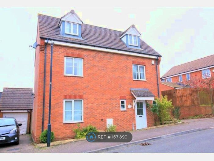 5 Bedroom Detached House To Rent In Farnborough Avenue, Rugby, CV22