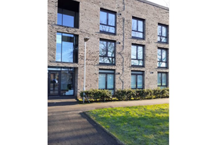 1 Bedroom Flat To Rent In , Broomloan Road, G51