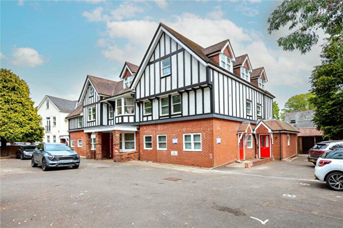 2 Bedroom Apartment For Sale In Charminster Road, Charminster, Bournemouth, BH8