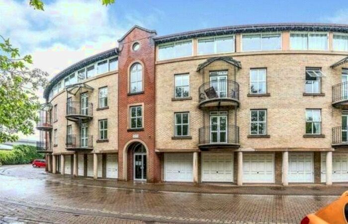 2 Bedroom Flat To Rent In Alcantara Crescent, Southampton, Hampshire, SO14