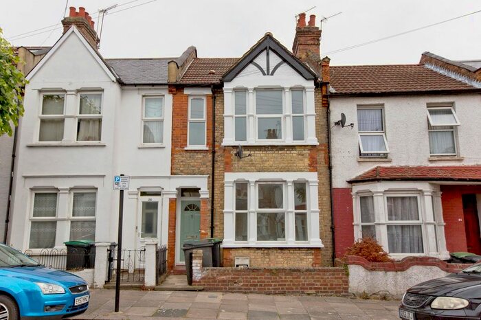 3 Bedroom Terraced House To Rent In Leith Road, London, N22