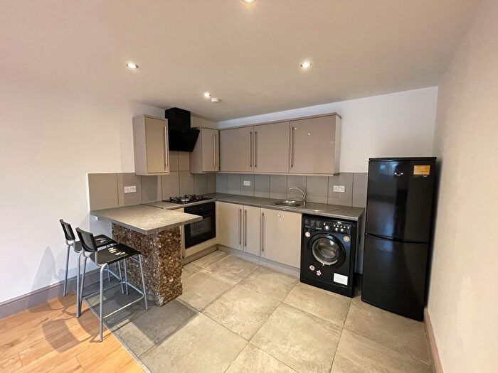 2 Bedroom Flat To Rent In Knight House, Barnet, EN4