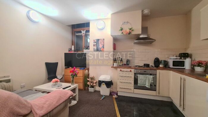 2 Bedroom Flat To Rent In Chancery Lane, Huddersfield, HD1