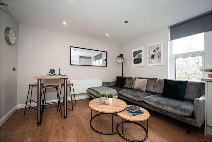 3 Bedroom House To Rent In Melville Place, Leeds, LS6