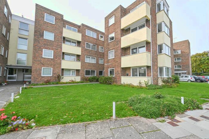 2 Bedroom Flat To Rent In Regis Court, High Street, Bognor Regis, PO21