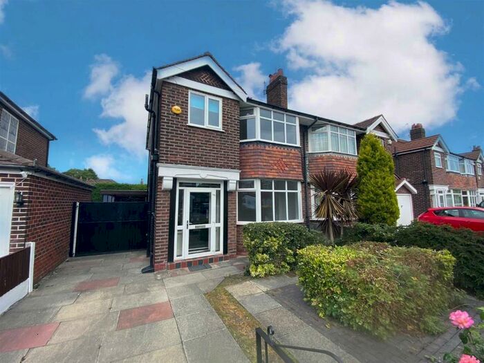 3 Bedroom House To Rent In Ravenstone Drive, Sale, M33