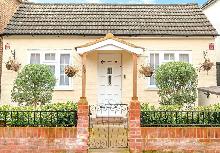 3 Bedroom Bungalow For Sale In Fourth Cross Road, Twickenham, TW2