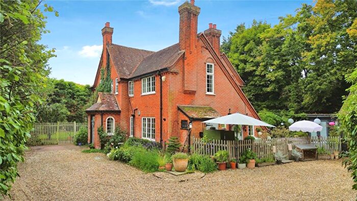 5 Bedroom Detached House For Sale In Chandlers Lane, Yateley, Hampshire, GU46