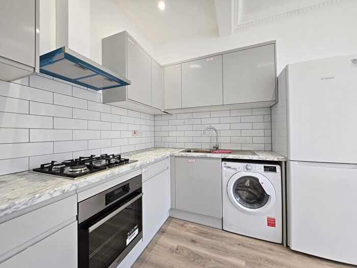 1 Bedroom Flat To Rent In Mayfair Avenue, Ilford, Essex, IG1