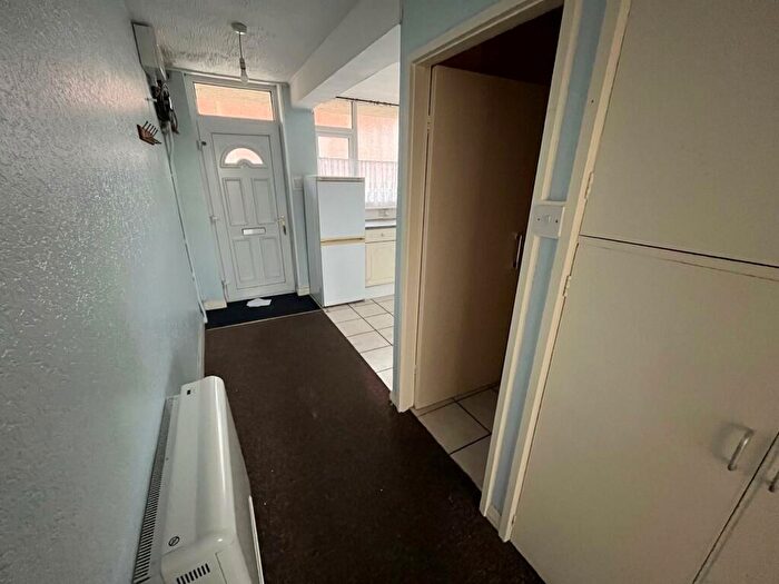 Flat To Rent In Cleethorpes Road, Grimsby, DN31