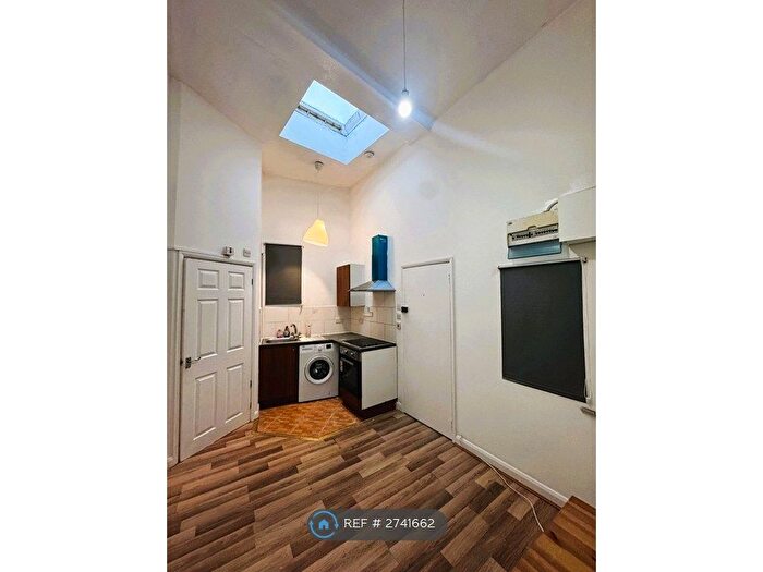 1 Bedroom Flat To Rent In New Park Road, London, SW2