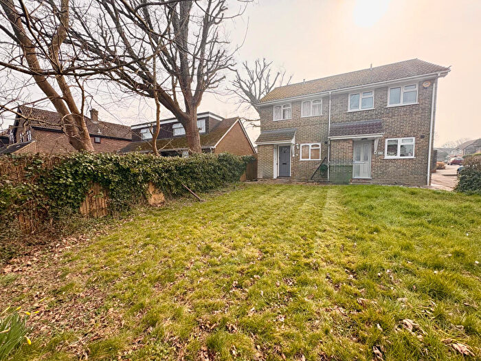 2 Bedroom House To Rent In Nightingale Close, Rowlands Castle., PO9