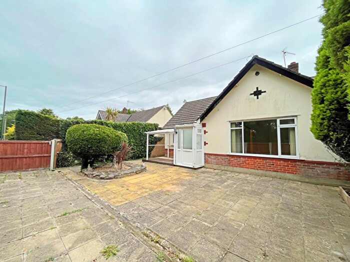 2 Bedroom Detached Bungalow To Rent In Kinson Road, Bournemouth, BH10
